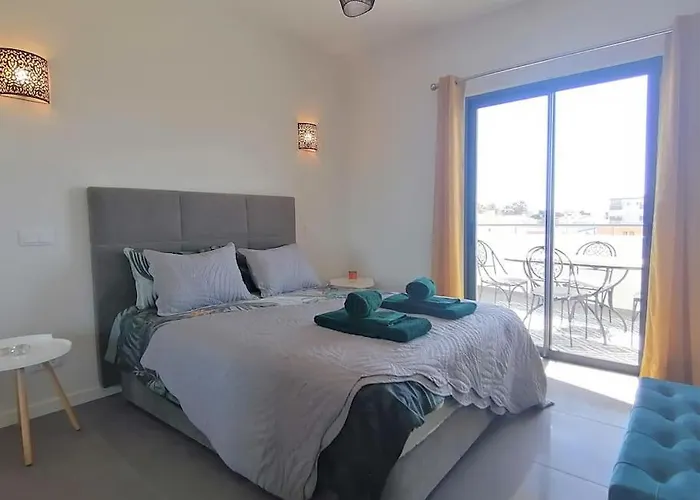 Apartment 2 Bedrooms , Centre Of Alvor, Open View And Private Parking