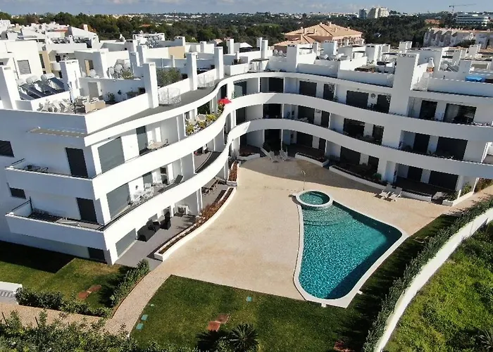 Apartment 2 Bedrooms , Centre Of Alvor, Open View And Private Parking