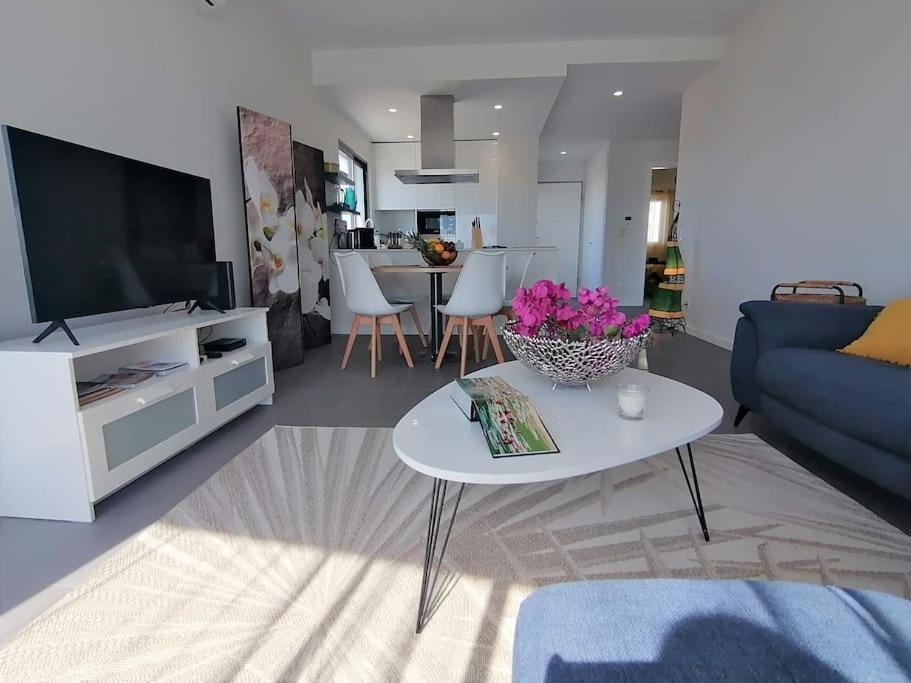 Apartment 2 Bedrooms , Centre Of Alvor, Open View And Private Parking Alvor