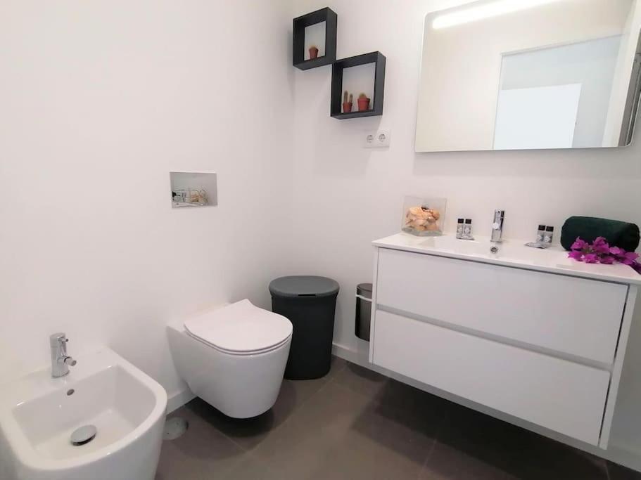 2 Bedrooms , Centre Of Alvor, Open View And Private Parking Apartment Alvor