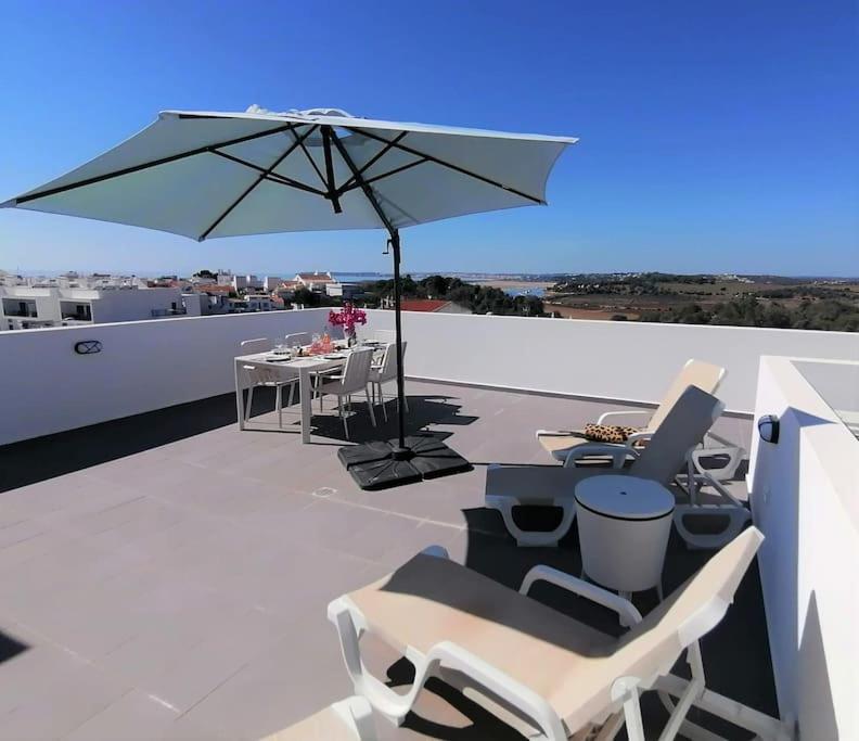 Apartment 2 Bedrooms , Centre Of Alvor, Open View And Private Parking Alvor