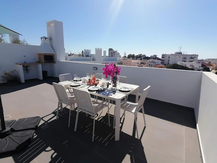 Apartamento 2 Bedrooms , Centre Of Alvor, Open View And Private Parking