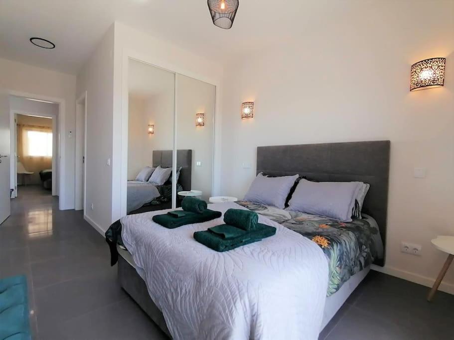 2 Bedrooms , Centre Of Alvor, Open View And Private Parking Apartment Alvor
