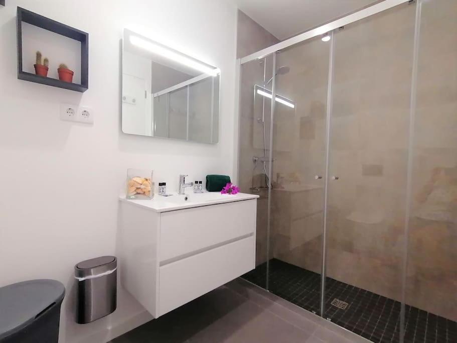 2 Bedrooms , Centre Of Alvor, Open View And Private Parking * Alvor
